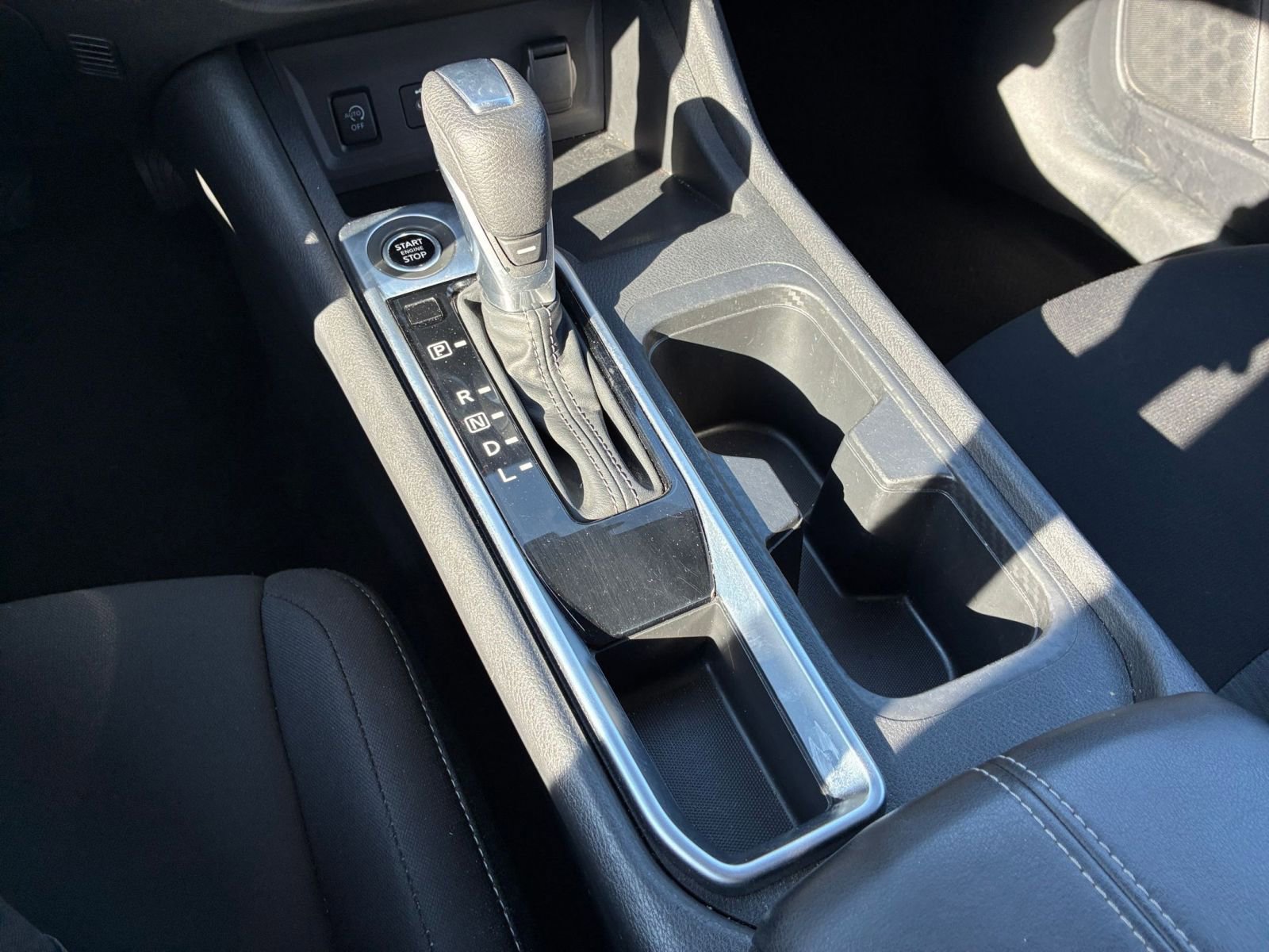 Used 2025 Nissan Sentra SV image 39