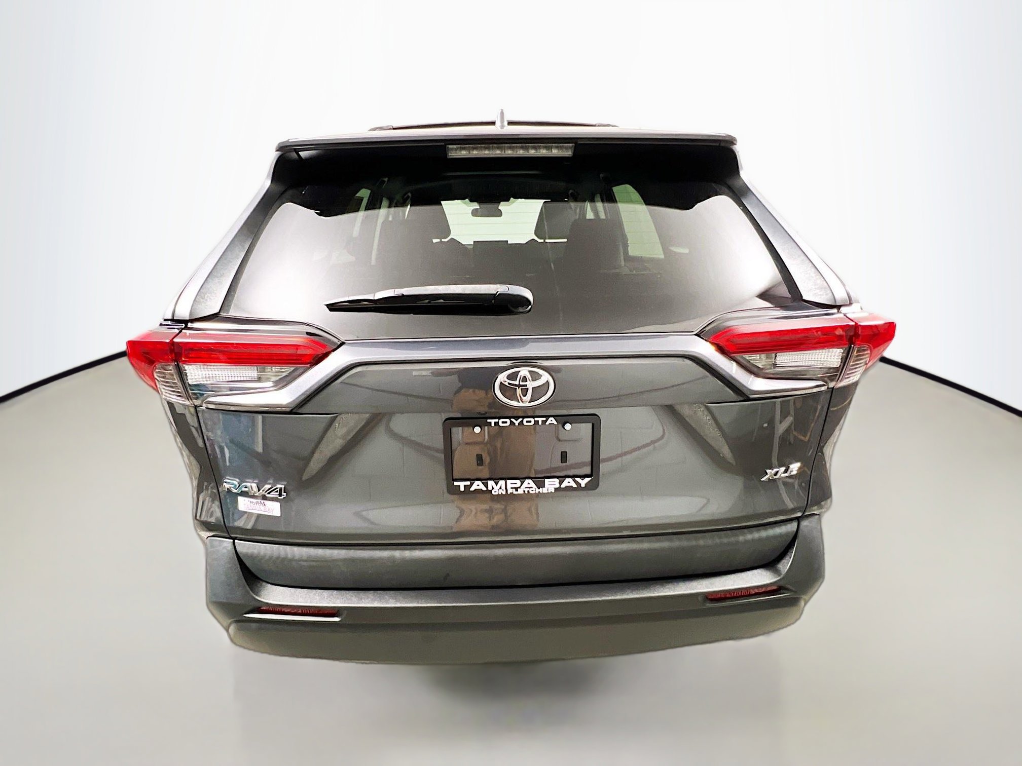 Used 2021 Toyota RAV4 XLE image 6