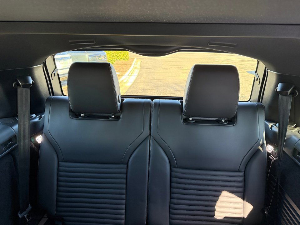 New 2026 Land Rover Discovery Limited Edition AWD/4WD image 22