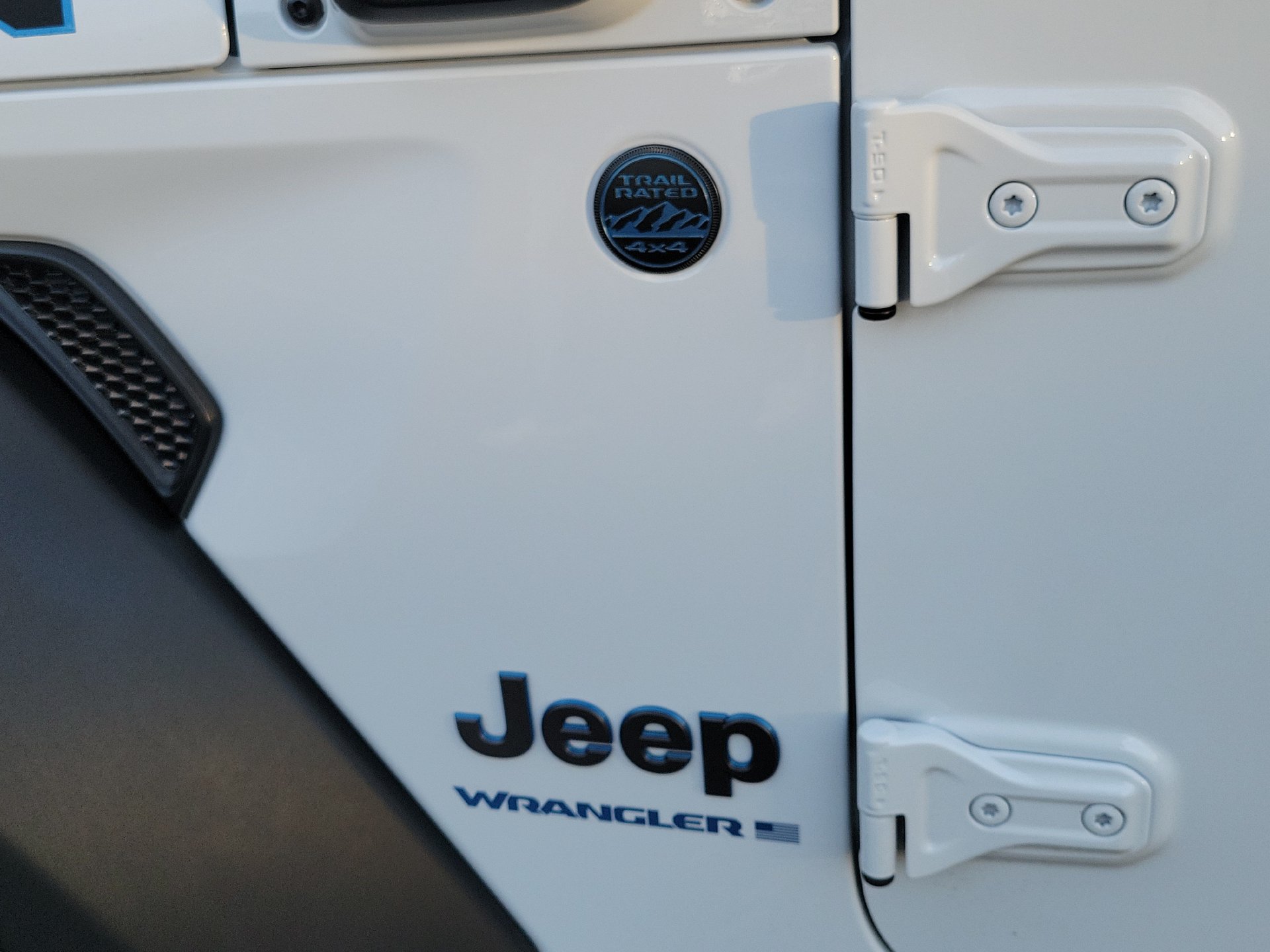 Certified 2024 Jeep Wrangler Unlimited Rubicon 4xe w/ Technology Group AWD/4WD image 8