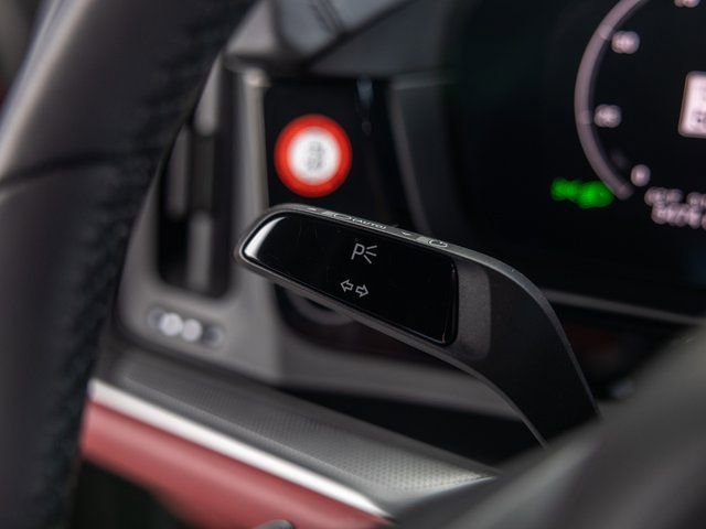 Certified 2025 Porsche Cayenne Coupe image 41