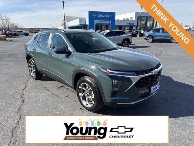 Used 2025 Chevrolet Trax LT