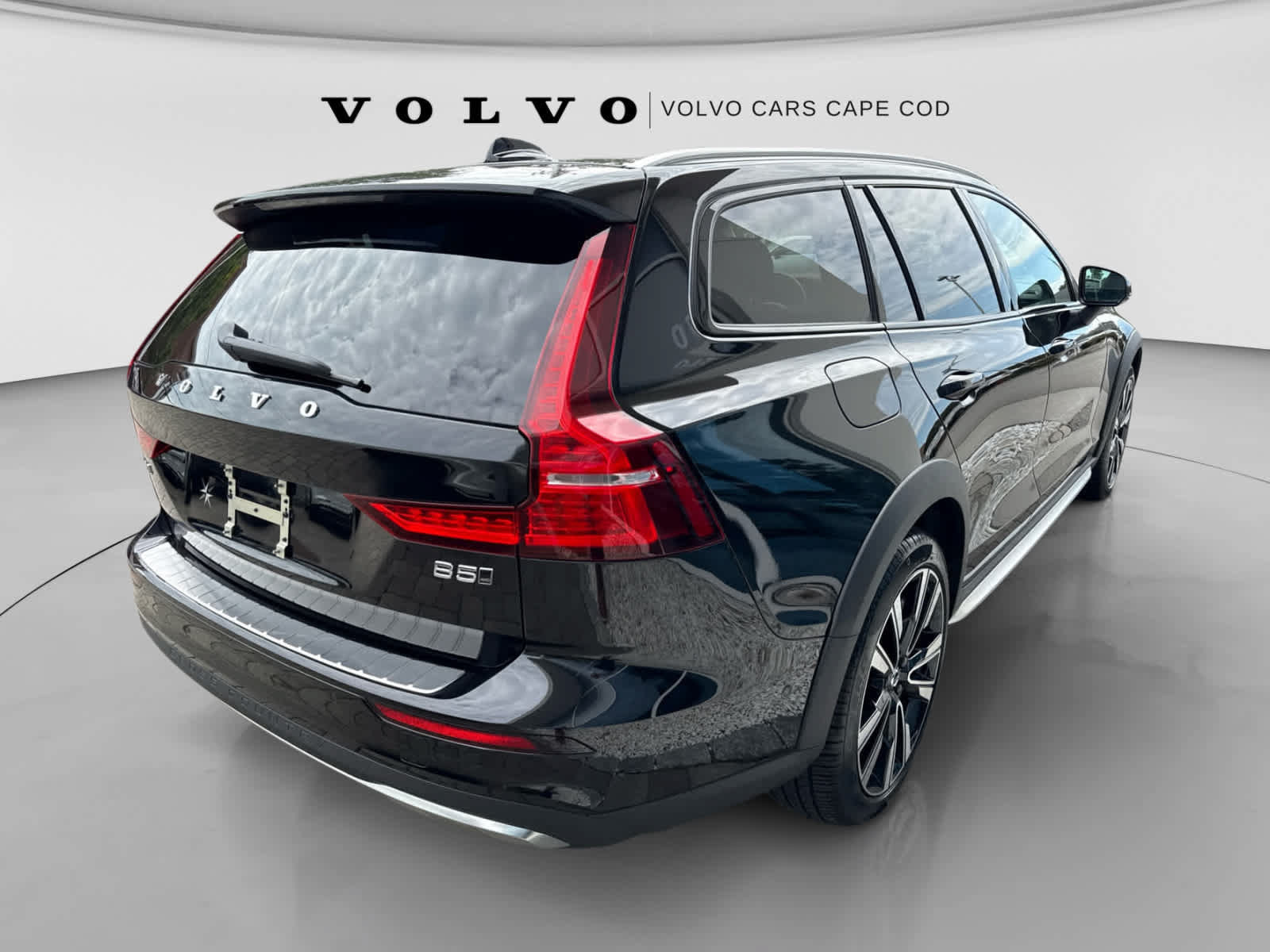 Used 2026 Volvo V60 B5 Cross Country Ultra w/ Protection Package Premier AWD/4WD image 30