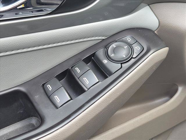 Used 2020 Chevrolet Traverse LT FWD image 11