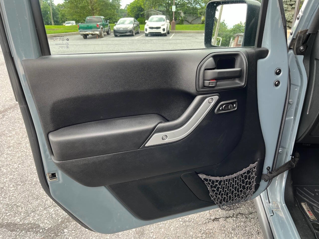 Used 2015 Jeep Wrangler Unlimited Rubicon w/ Dual Top Group image 26