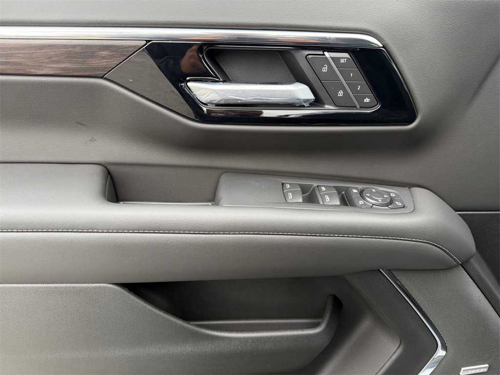 New 2026 Chevrolet Suburban LT w/ Comfort Package image 11