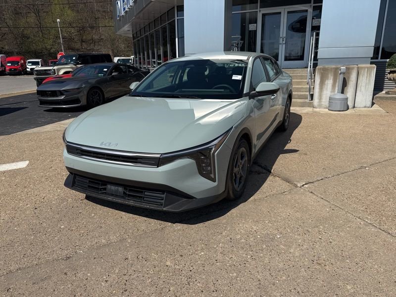 New 2026 Kia K4 LXS image 3
