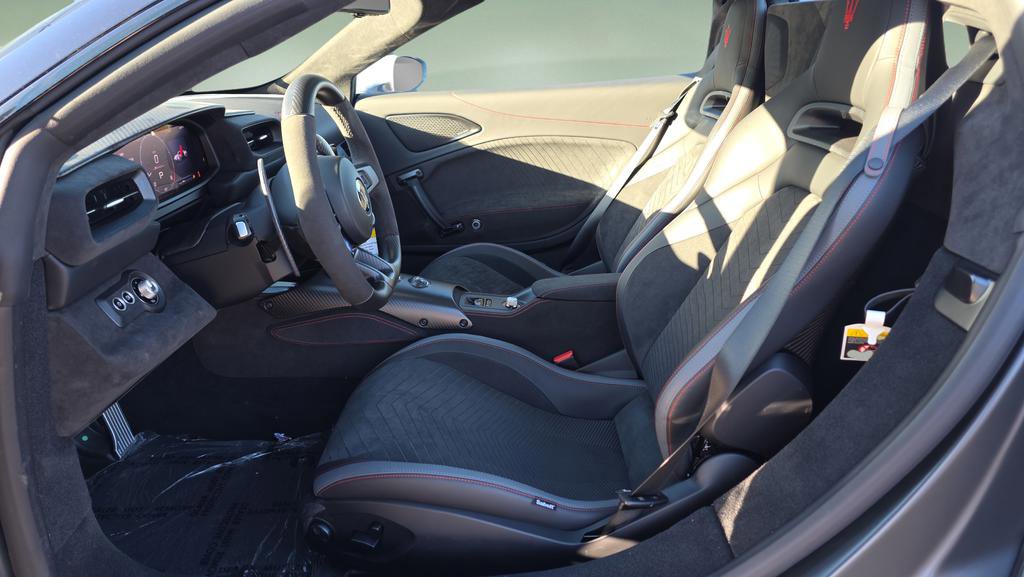 Used 2023 Maserati MC20 Spyder image 20