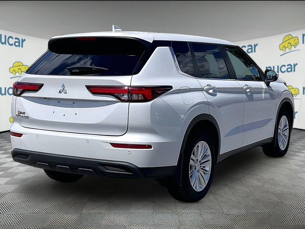Used 2023 Mitsubishi Outlander ES AWD/4WD image 6