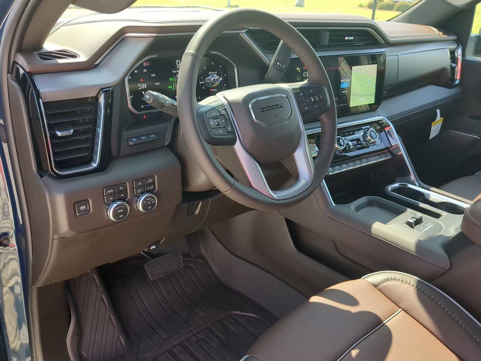 New 2026 GMC Sierra 2500 Denali w/ Denali Reserve Package AWD/4WD image 15