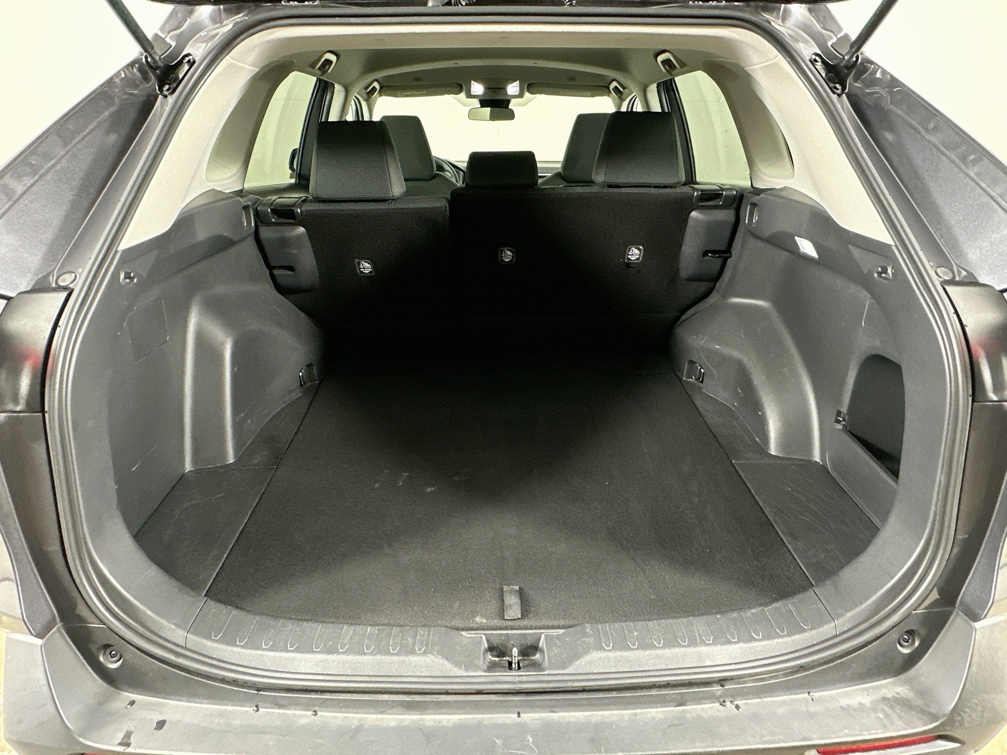 Used 2025 Toyota RAV4 LE FWD image 28