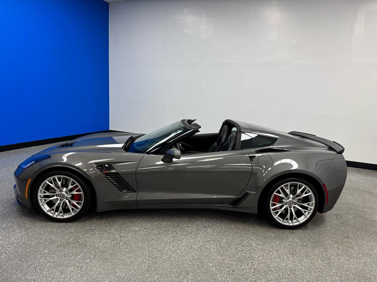 Used 2015 Chevrolet Corvette Z06 w/ 2LZ Preferred Equipment Group RWD image 5