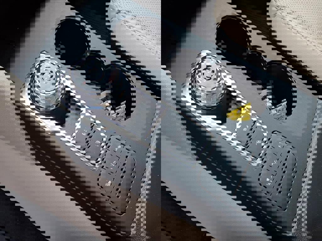 Certified 2022 Ford Escape Titanium w/ Class II Trailer Tow Package image 10