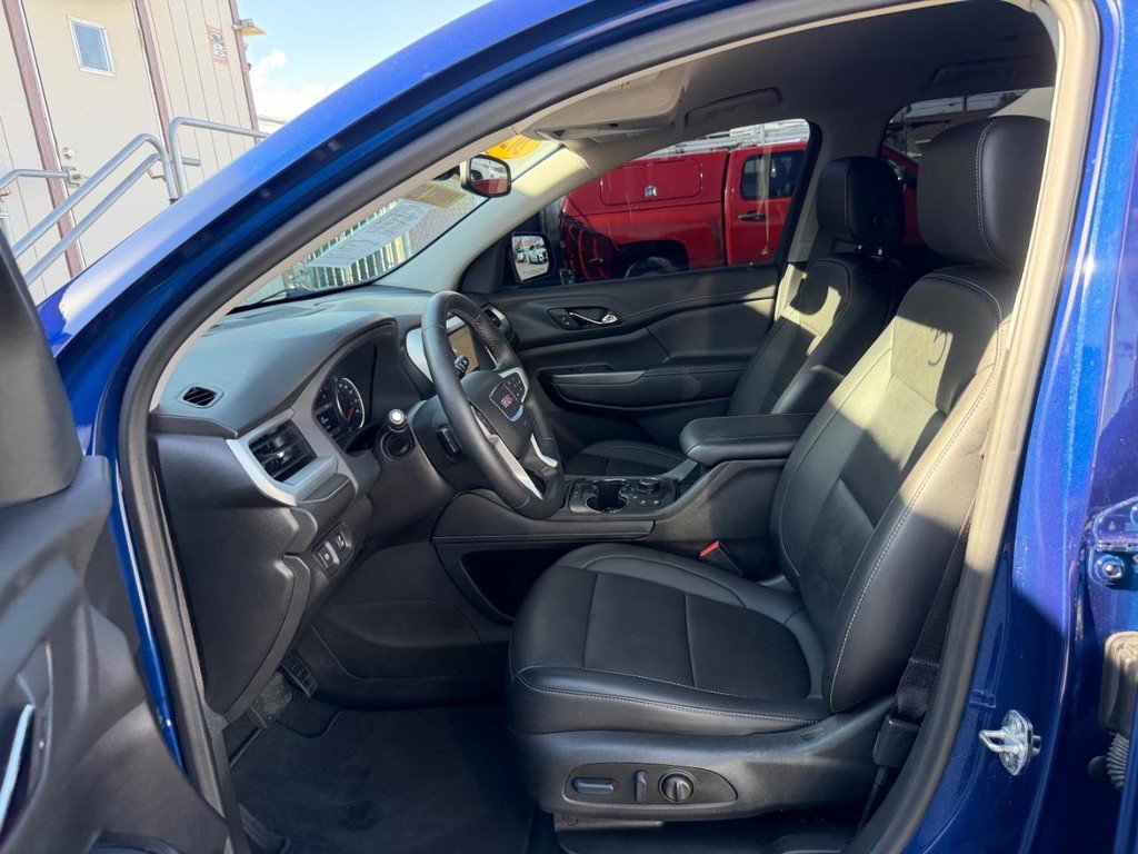 Used 2023 GMC Acadia SLT w/ Elevation Edition FWD image 18