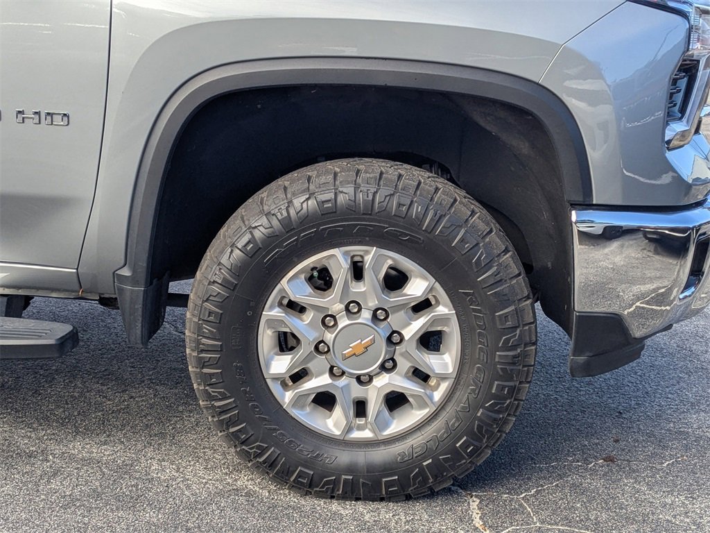 Used 2024 Chevrolet Silverado 2500 LTZ w/ LTZ Convenience Package image 11