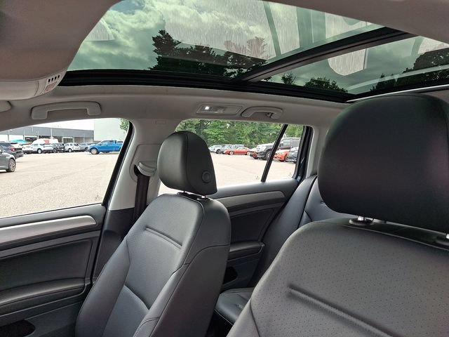 Used 2016 Volkswagen Golf Limited Edition FWD image 14
