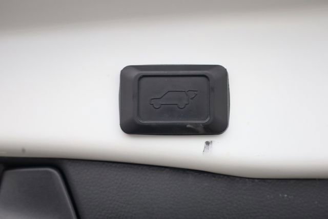 Used 2023 Toyota RAV4 XLE w/ Convenience Package image 32