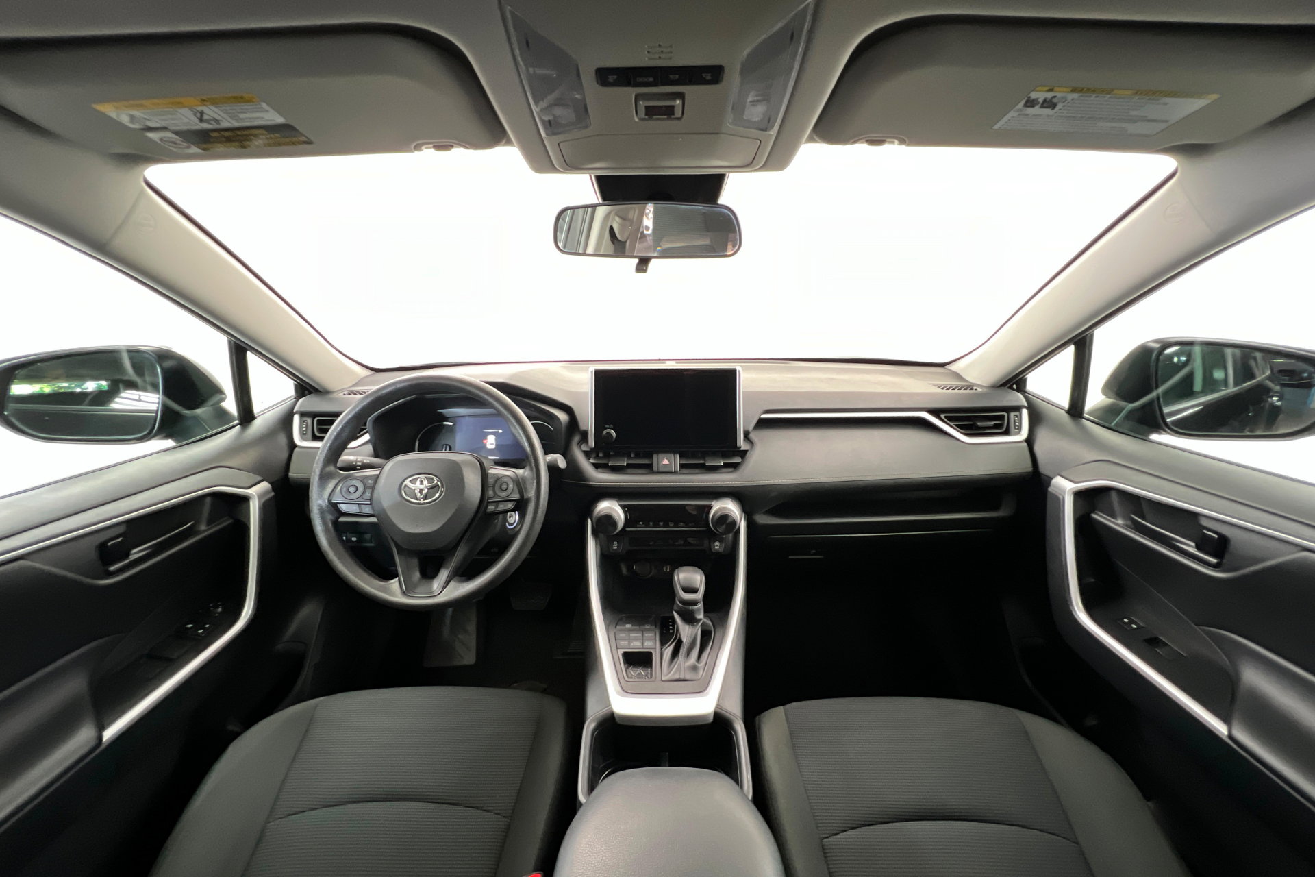 Used 2024 Toyota RAV4 LE image 10