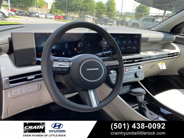 Used 2025 Hyundai Tucson SE image 10