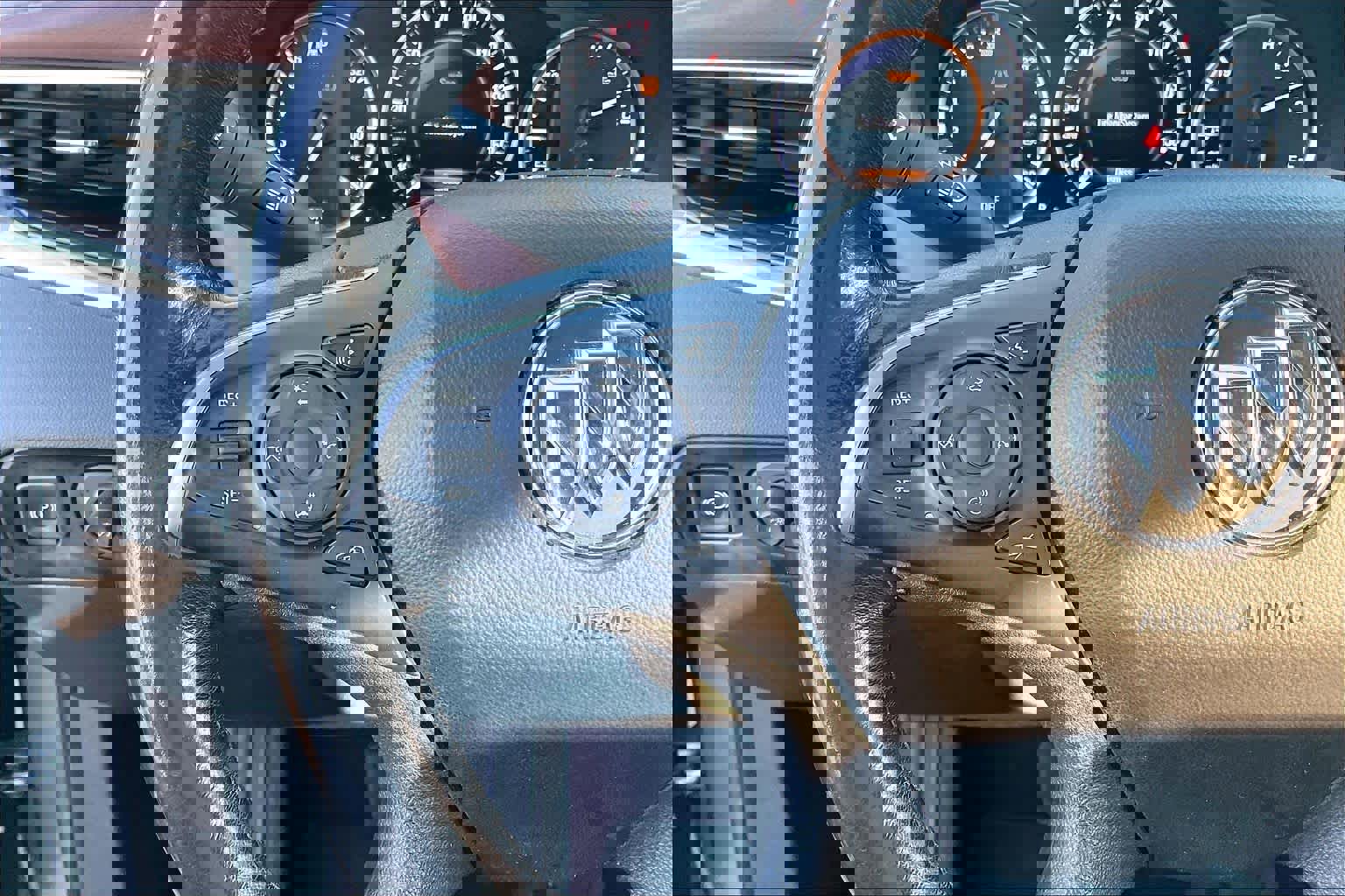 Used 2018 Buick Enclave Avenir w/ Avenir Technology Package image 20