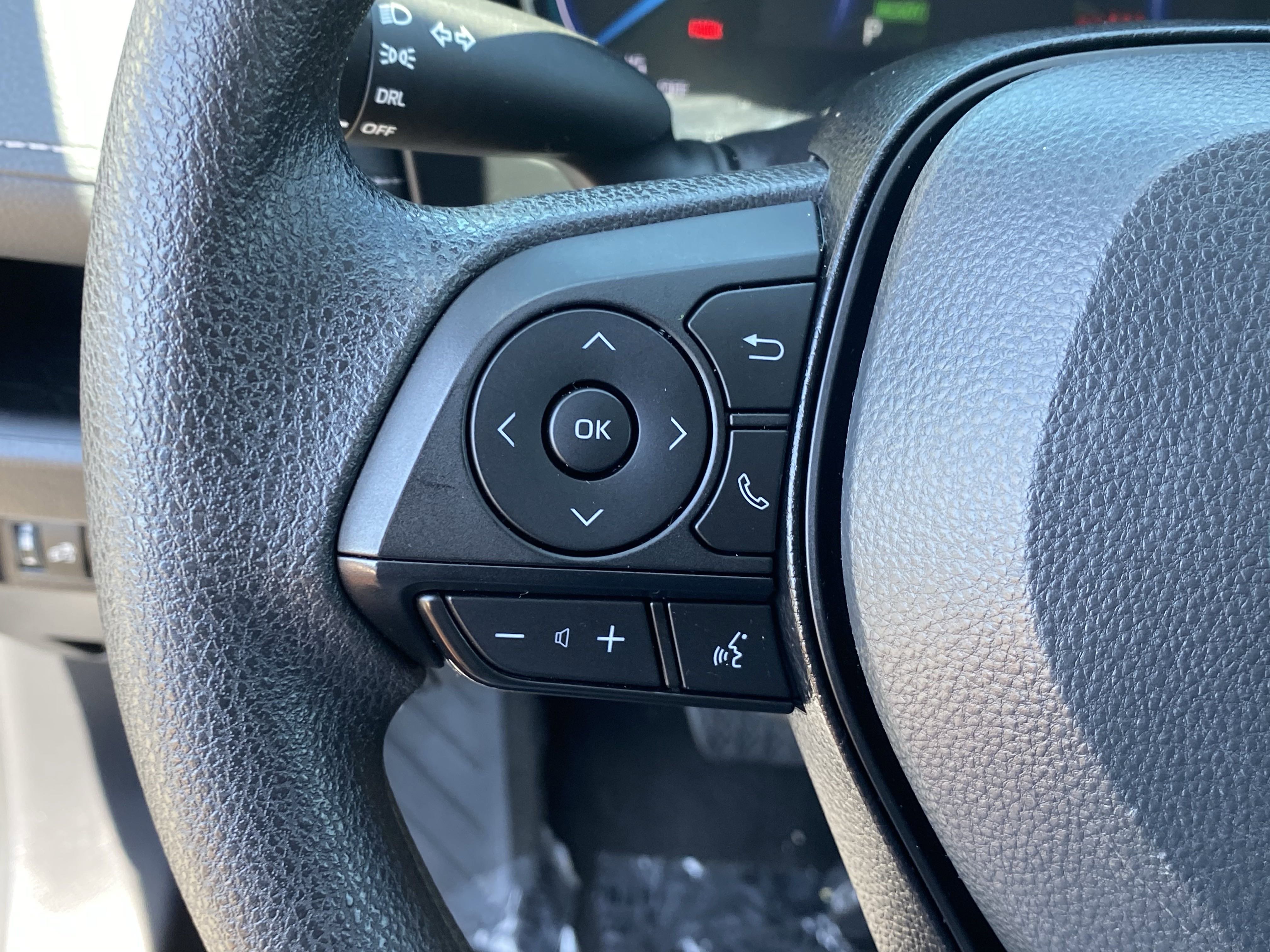 Used 2025 Toyota RAV4 LE image 25