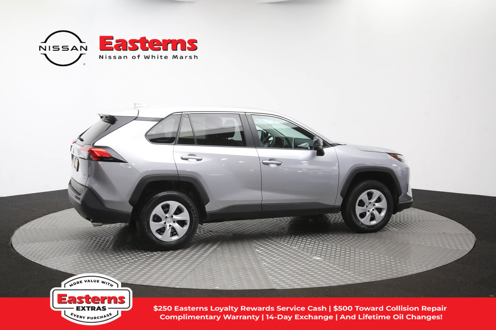 Used 2025 Toyota RAV4 LE AWD/4WD image 42