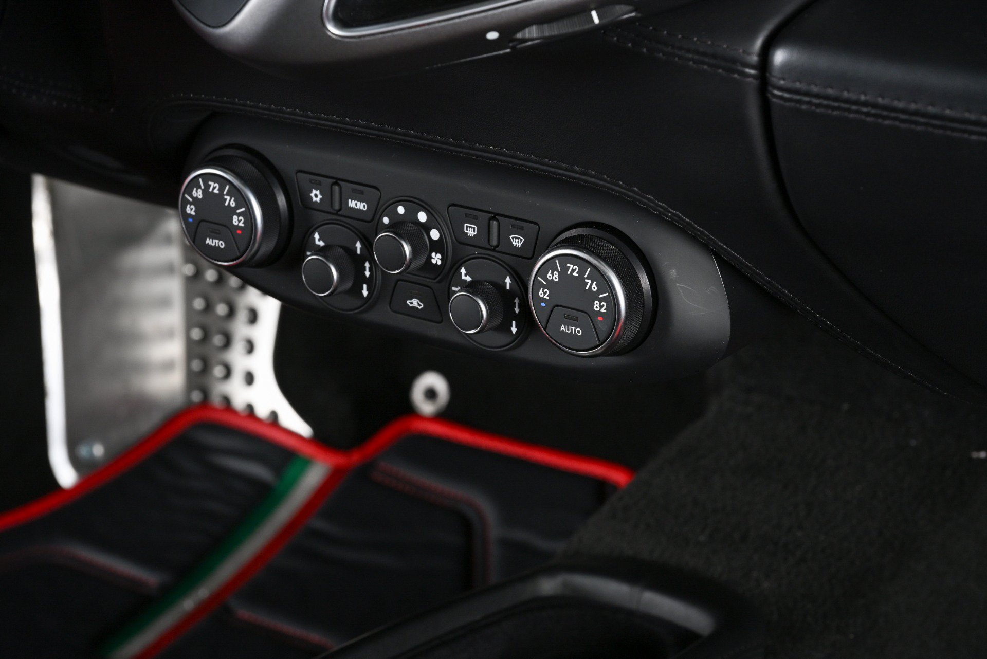 Used 2014 Ferrari 458 Spider RWD image 30