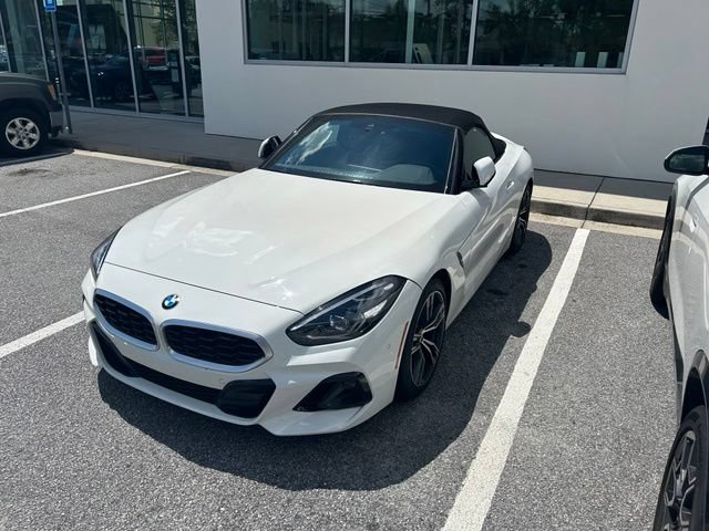 Used 2023 BMW Z4 sDrive30i w/ Convenience Package RWD image 4