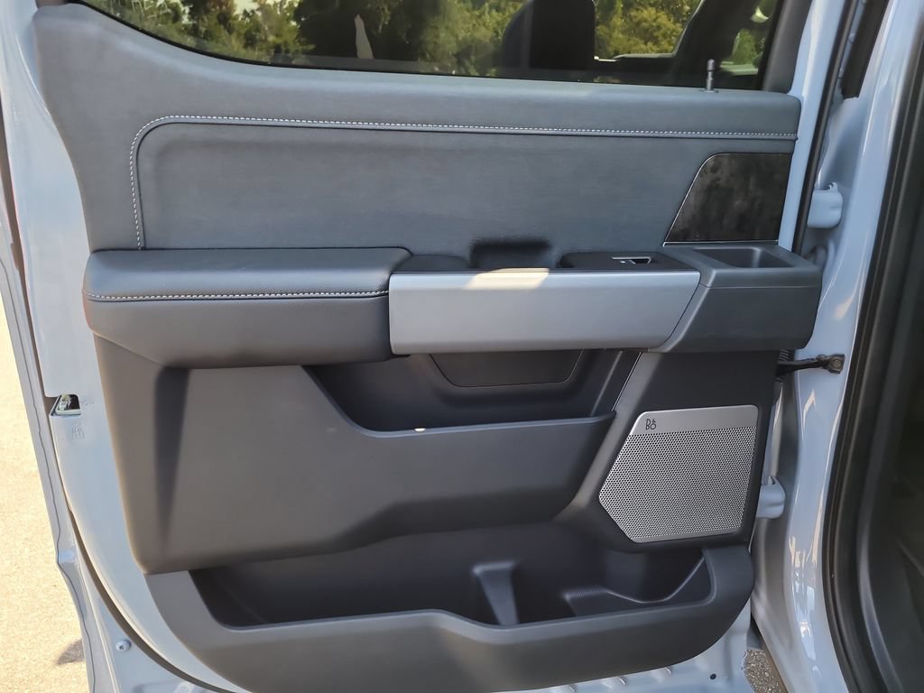 Certified 2024 Ford F250 Lariat w/ Tremor Off-Road Package AWD/4WD image 8