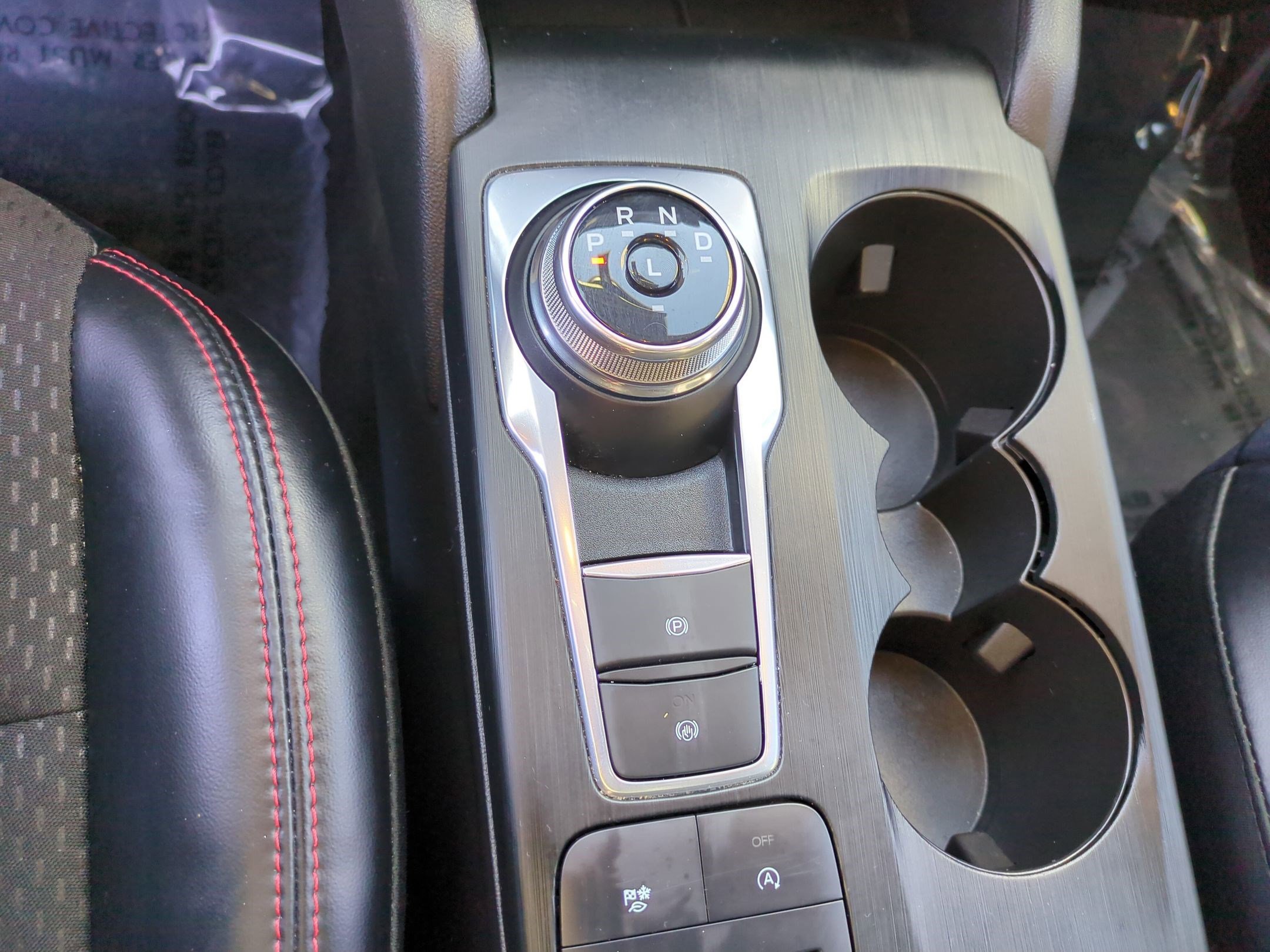 Used 2025 Ford Escape ST-Line image 25