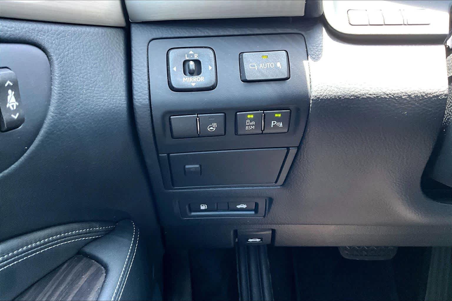 Used 2014 Lexus LS 460 w/ Comfort Package RWD image 34