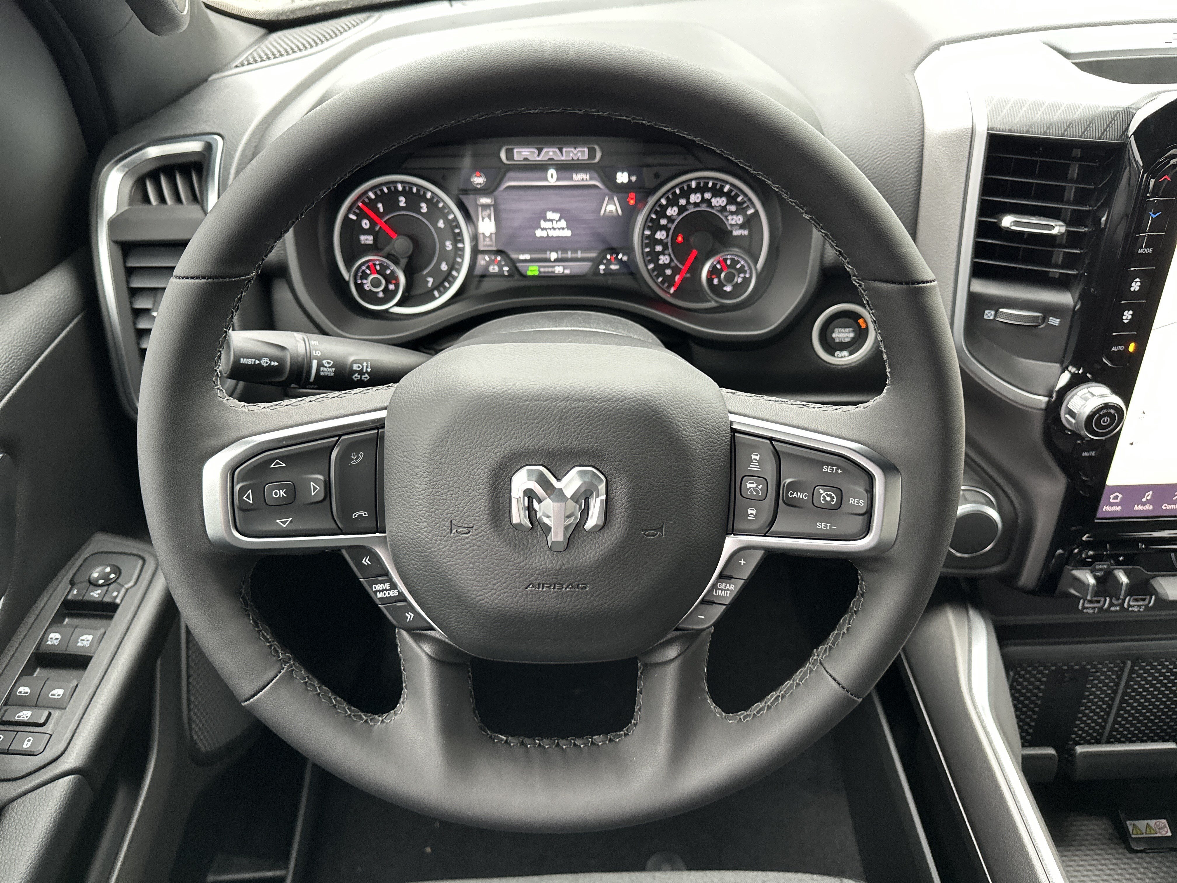 New 2026 RAM 1500 Big Horn AWD/4WD image 24