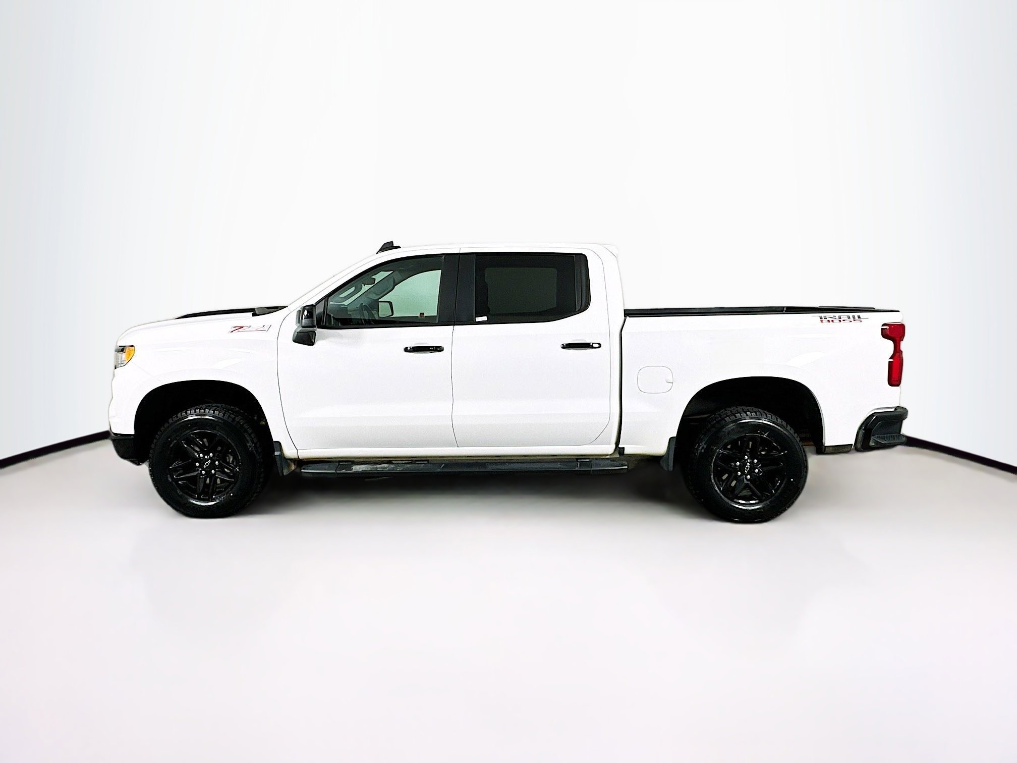 Used 2024 Chevrolet Silverado 1500 LT Trail Boss w/ Protection Package image 4