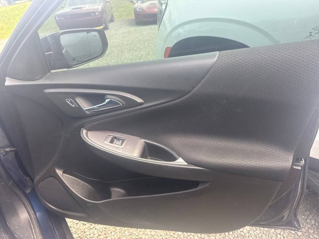Used 2022 Chevrolet Malibu LT FWD image 11