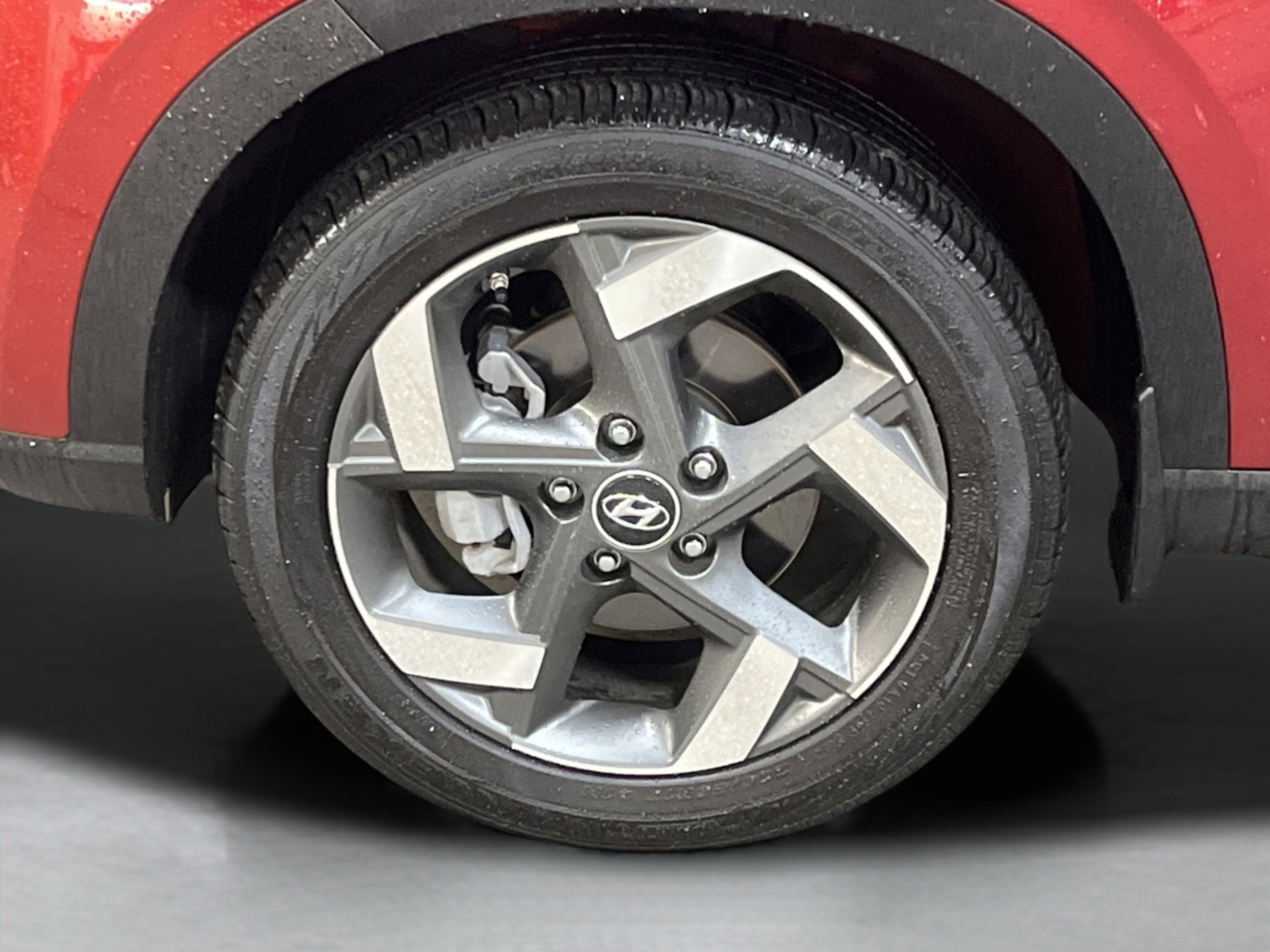 Used 2024 Hyundai Venue SEL image 9