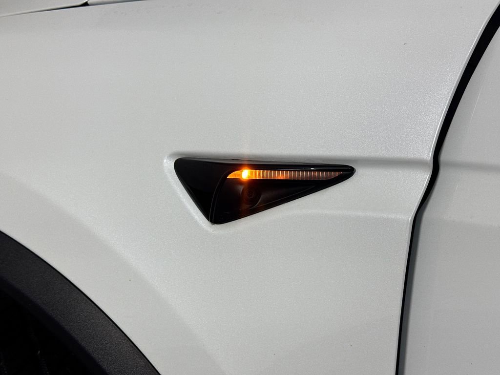 Used 2022 Tesla Model X Plaid image 17