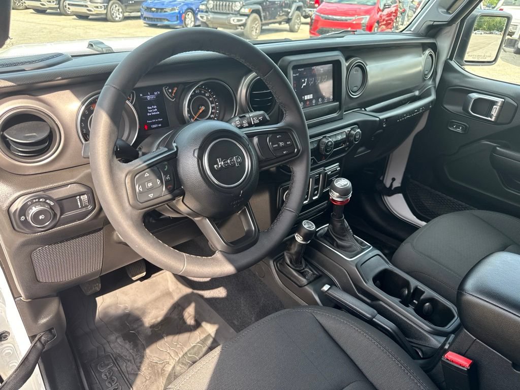 Used 2023 Jeep Wrangler Sport AWD/4WD image 2