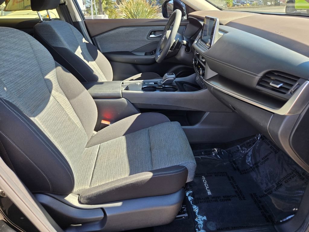 Used 2023 Nissan Rogue SV FWD image 19