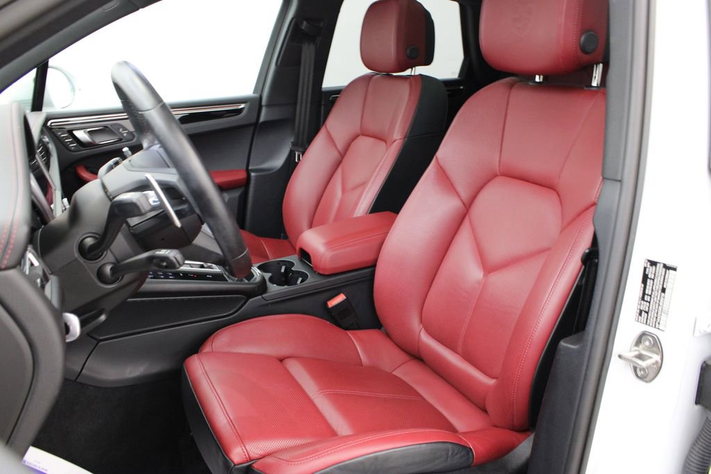 New 2024 Porsche Macan image 5