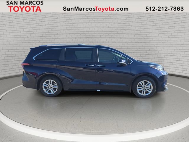 Used 2024 Toyota Sienna Limited image 4
