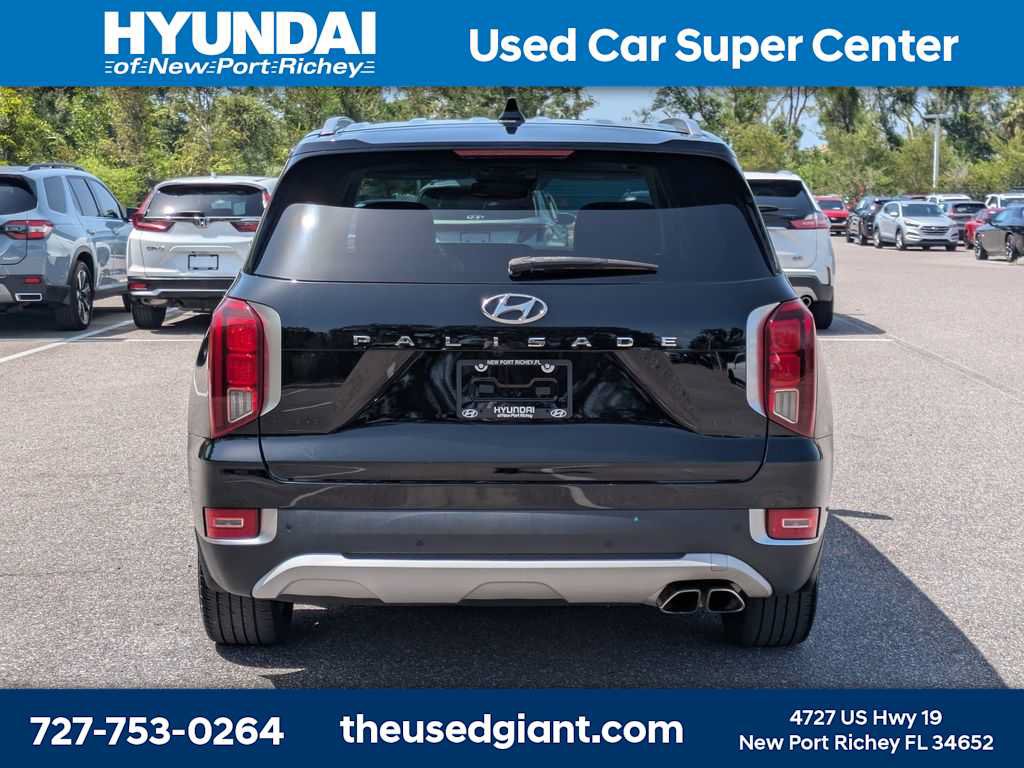 Used 2022 Hyundai Palisade SEL w/ Premium Package FWD image 4