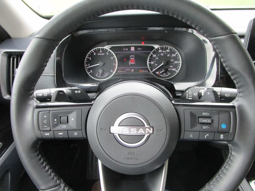 Used 2024 Nissan Pathfinder SL FWD image 28