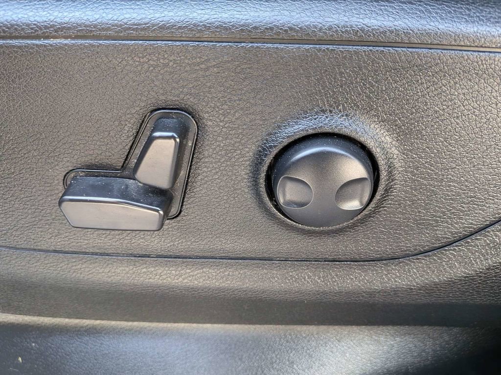 Used 2023 RAM 1500 Big Horn image 18