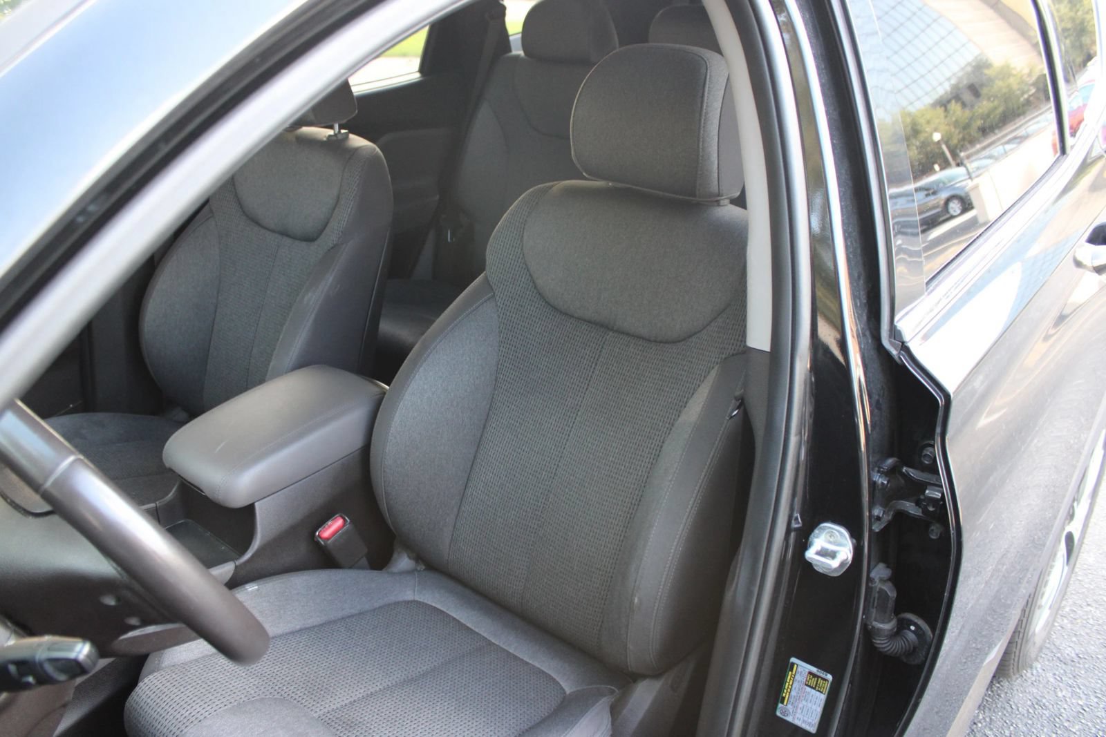 Used 2019 Hyundai Santa Fe SEL FWD image 8