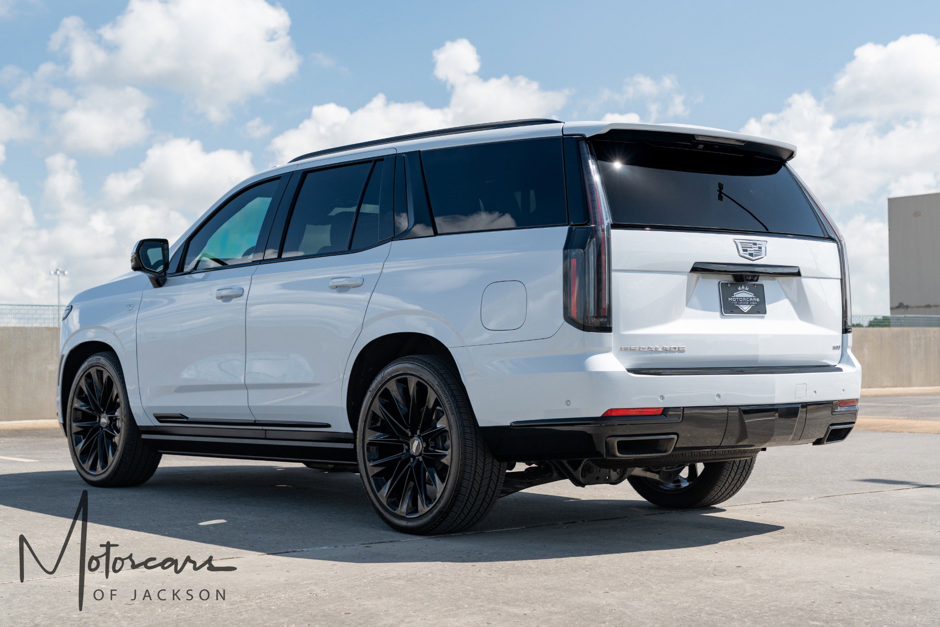Used 2026 Cadillac Escalade Platinum Sport w/ LPO, ONYX Package AWD/4WD image 9