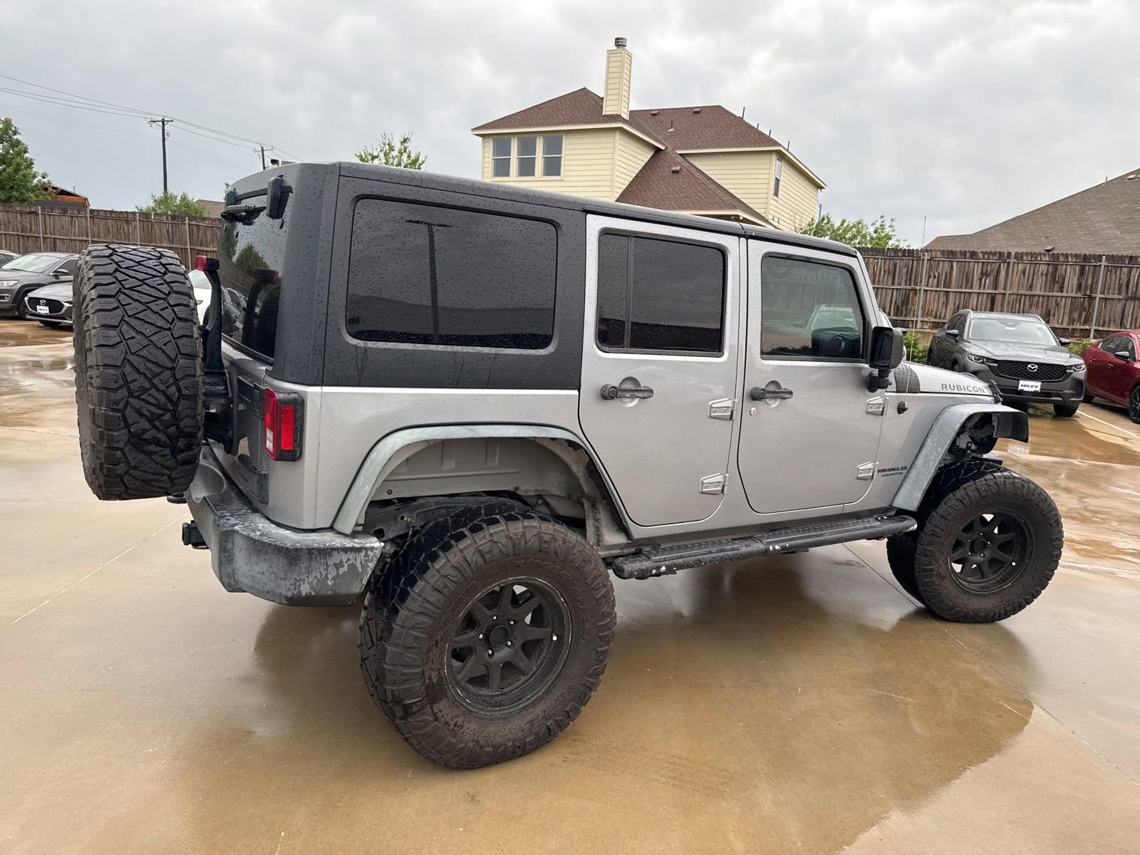 Used 2015 Jeep Wrangler Unlimited Rubicon w/ Max Tow Package image 10