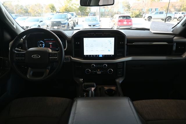 Used 2022 Ford F150 Lightning XLT image 12