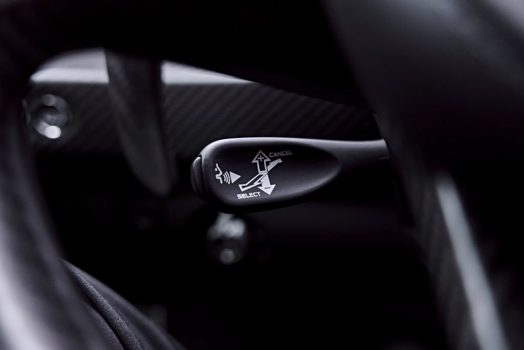 Used 2019 McLaren Senna RWD image 76