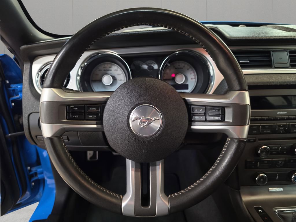 Used 2010 Ford Mustang GT Premium RWD image 18