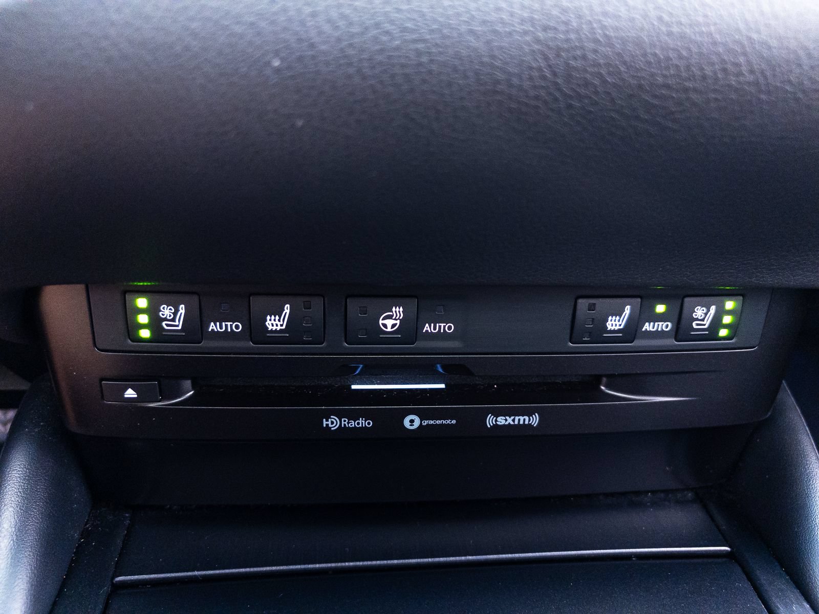 Used 2020 Lexus ES 300h w/ Premium Package FWD image 29